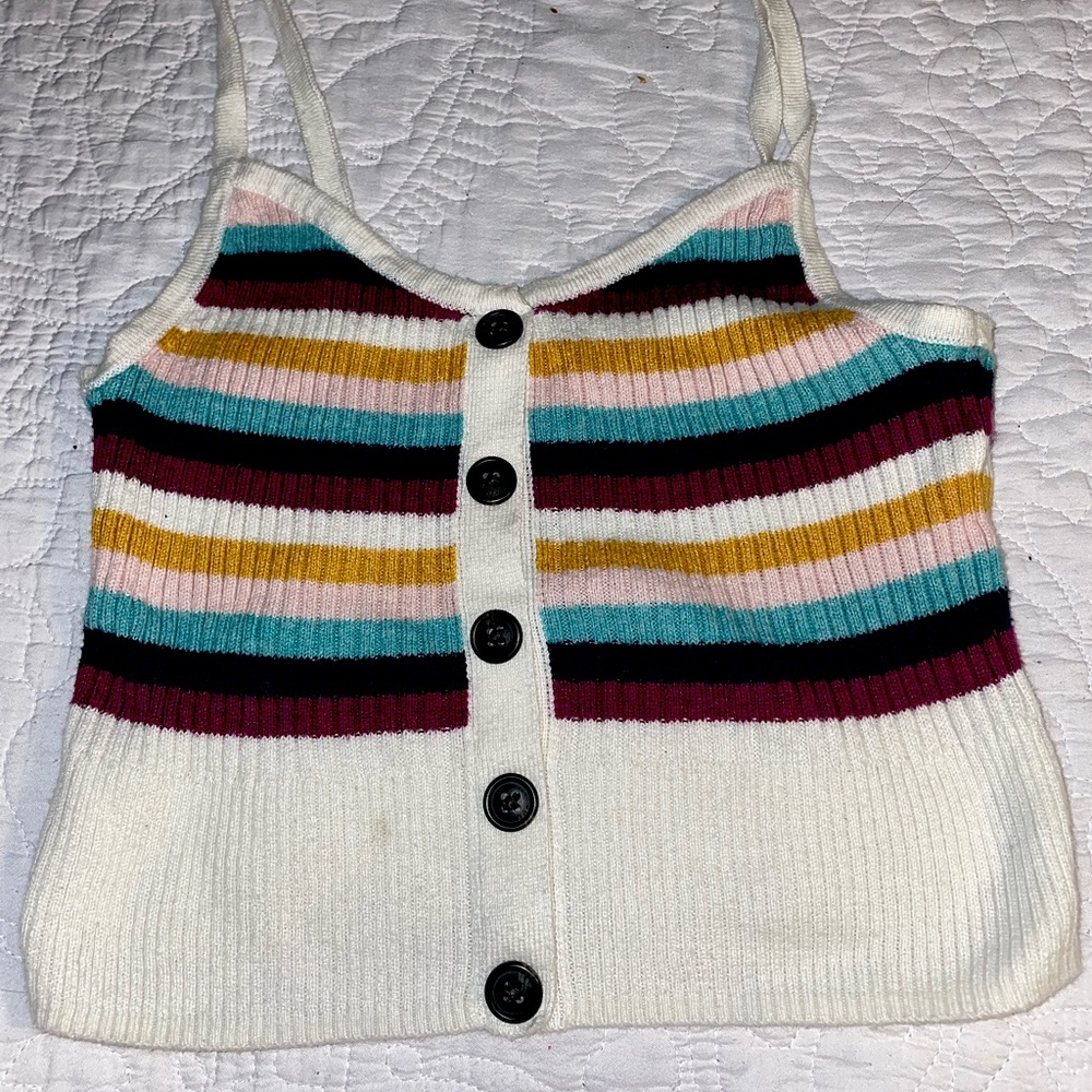 Super cute crop top!